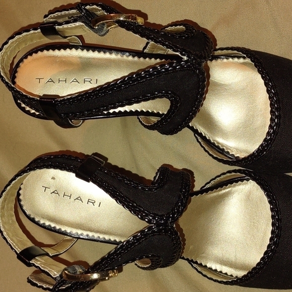 Tahari "Lima" Black Sandals Size 9 1/2 - Picture 5 of 10